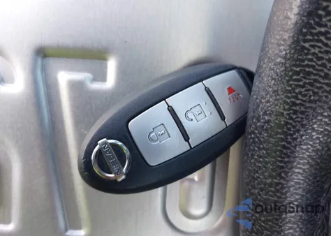 2013 Nissan Pathfinder Sv z USA, uszkodzony, nr VIN 5N1AR2MM7DC645585